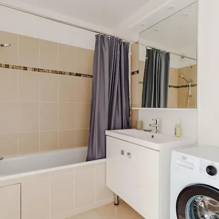 Confort & Charme, Proche Apartment Serris